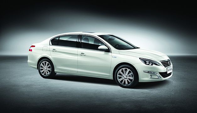 PEUGEOT 408 1.2 E-THP 130HP